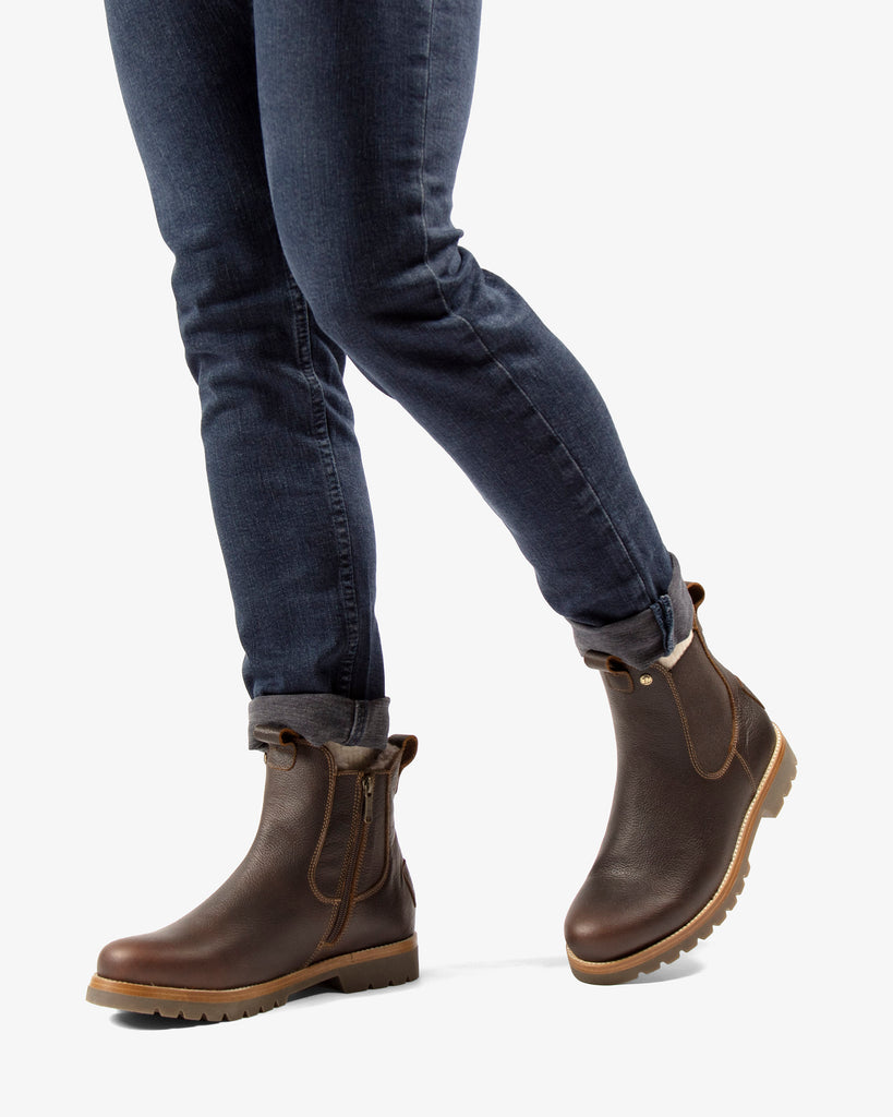 Beny Igloo botín de piel con forro interior de pelo natural. castaño