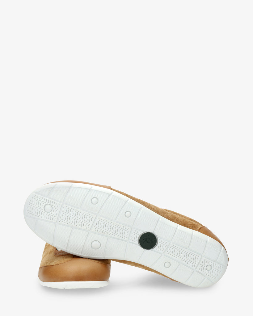 Farum sneakers de piel con forro interior de piel. cuero