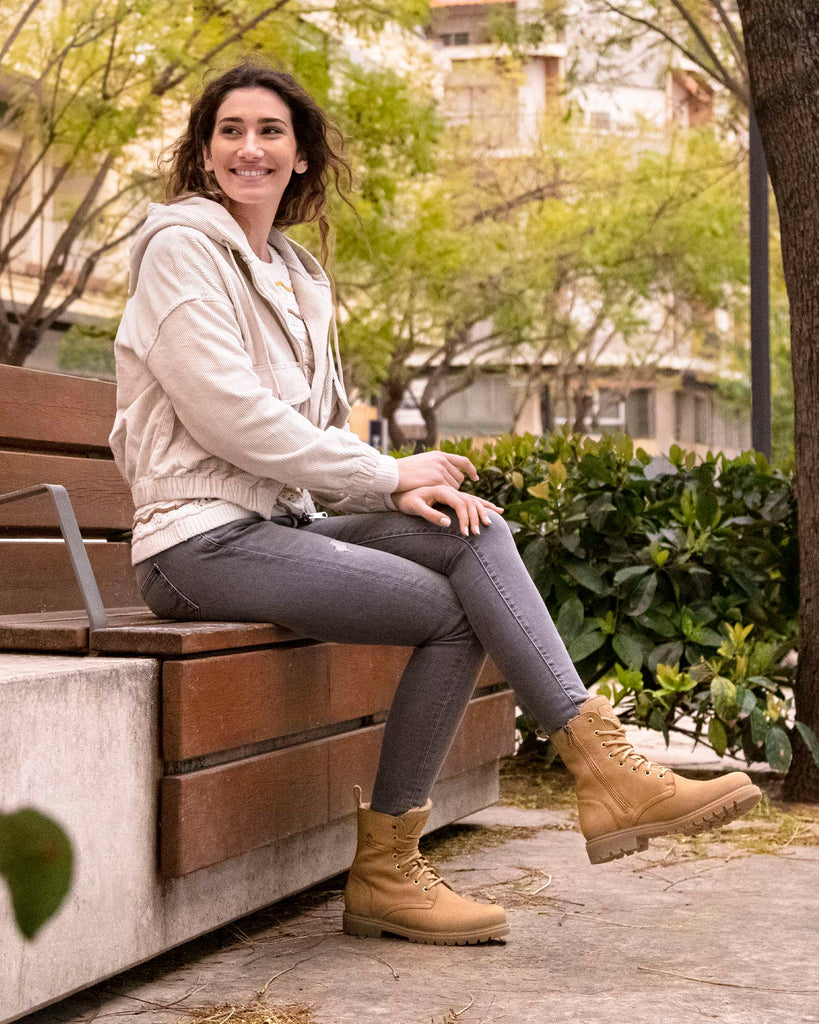 Frisia botas de piel con forro interior de pelo. camel