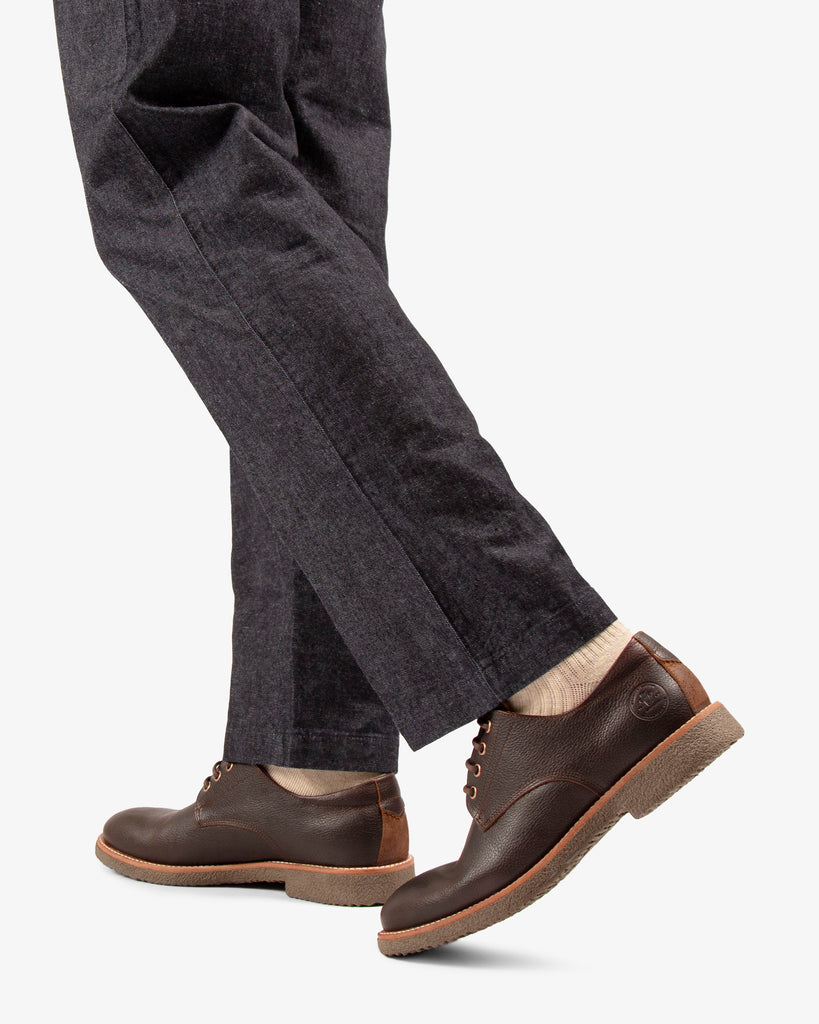 Gante zapatos de piel con forro interior de piel. castaño