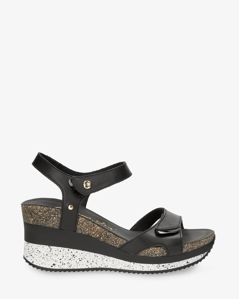 Nica Sport sandalias de piel con forro interior de piel. negro