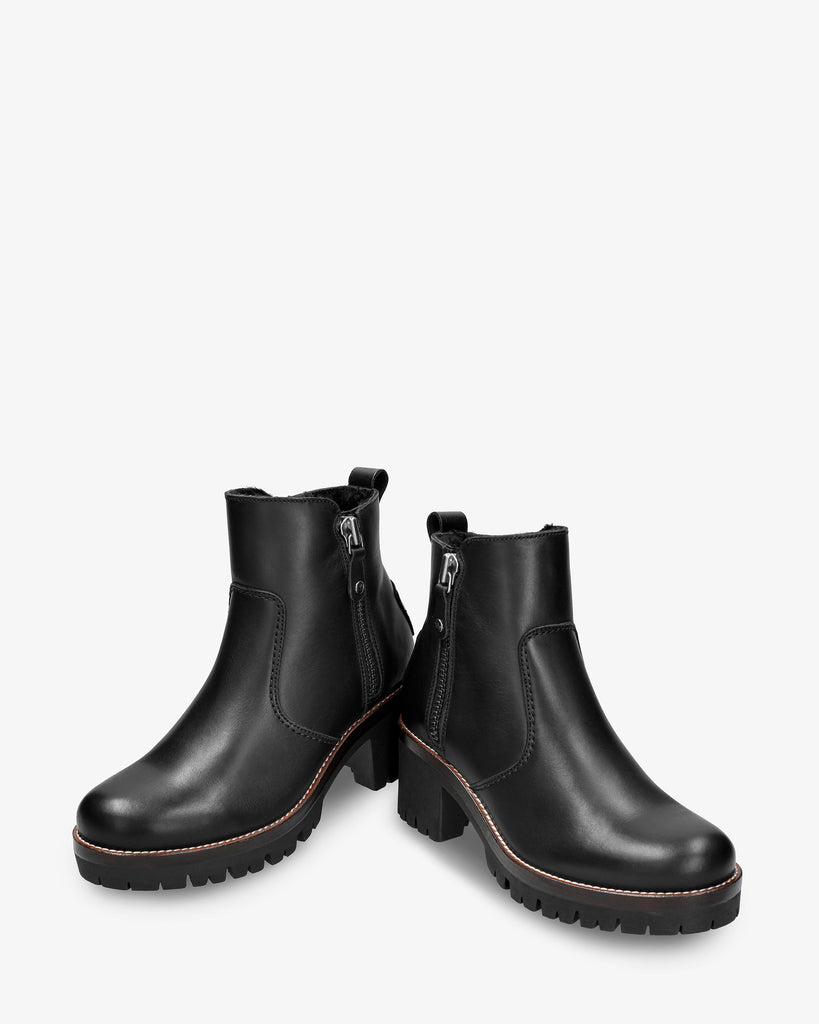 Pauline Igloo Trav botines de piel con forro interior de pelo natural. negro