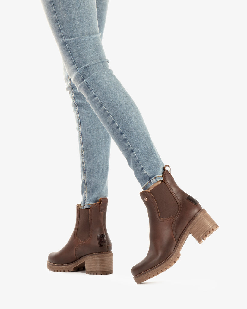 Pia botines de piel con forro interior de pelo. cuero