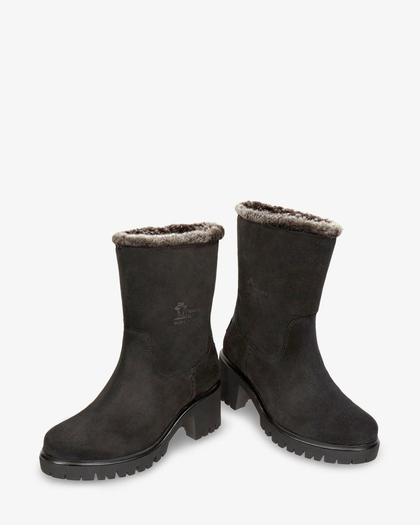 Piola botas de piel con forro interior de pelo. negro