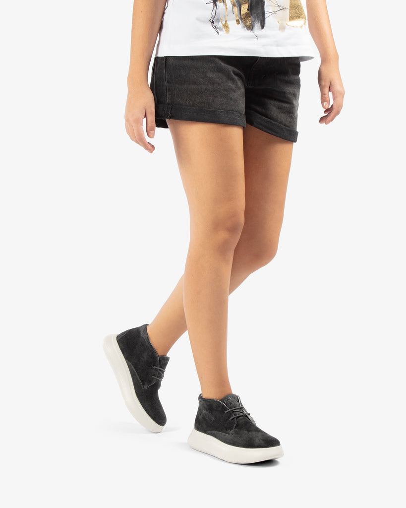 Yohana botín de piel con forro interior de piel. gris